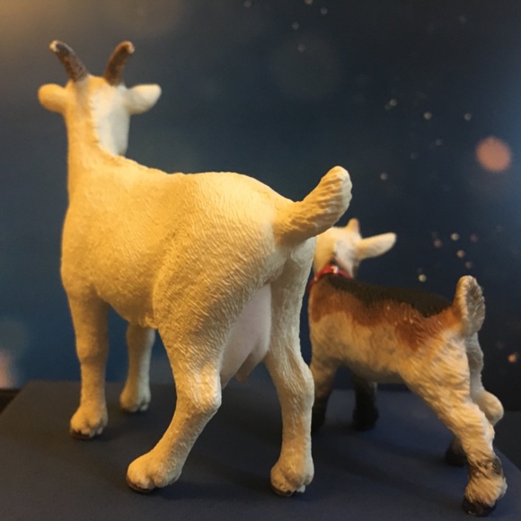 Animal figures - Picture 3 of 4